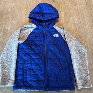 The North Face Quilted Sweater Fleece Jacket (Big Boys Small)